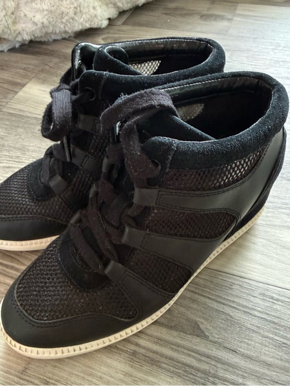MICHAEL Michael Kors Black Mesh & Leather luxury Wedge Sneakers size 6